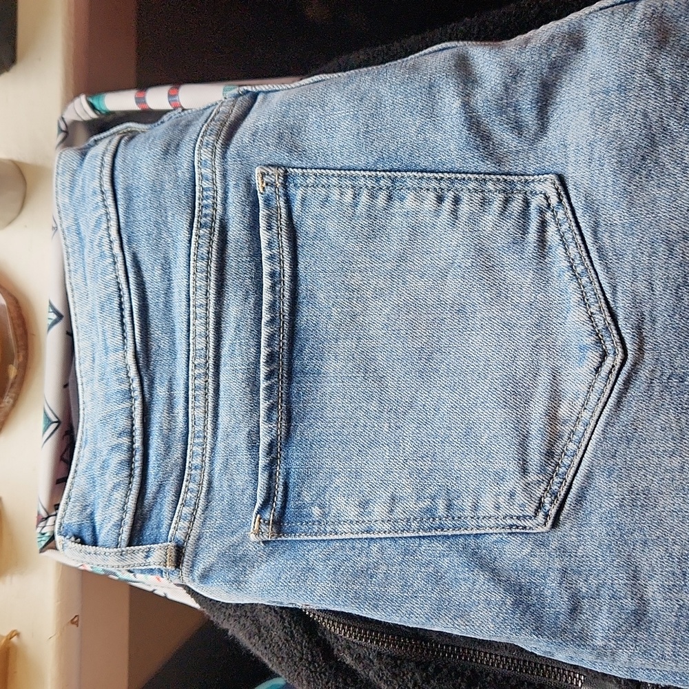 Old Navy Demin Skirt - Picture 5 of 5